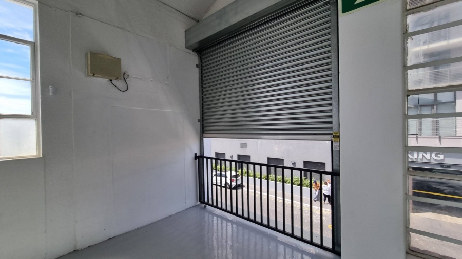 1 Bedroom Property for Sale in Woodstock Western Cape